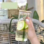 مج زجاج مربع بيد غطاء خشب بالشاليموا  اخضر