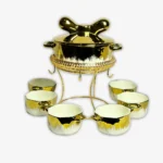 طقم شوربة بالحله غطاء فيونكه على حامل دهبى زجزاج - ابيض وذهبي