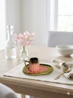 ⁦طقم قهوة بورسلين بالطبق 12 قطعة مضلع , روز⁩ - الصورة ⁦3⁩